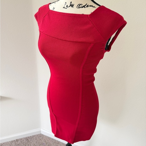 Bebe Bandage Dress Off Shoulder Red Scarlet Sz M Cherry girl Glam Preppy core - Picture 2 of 15